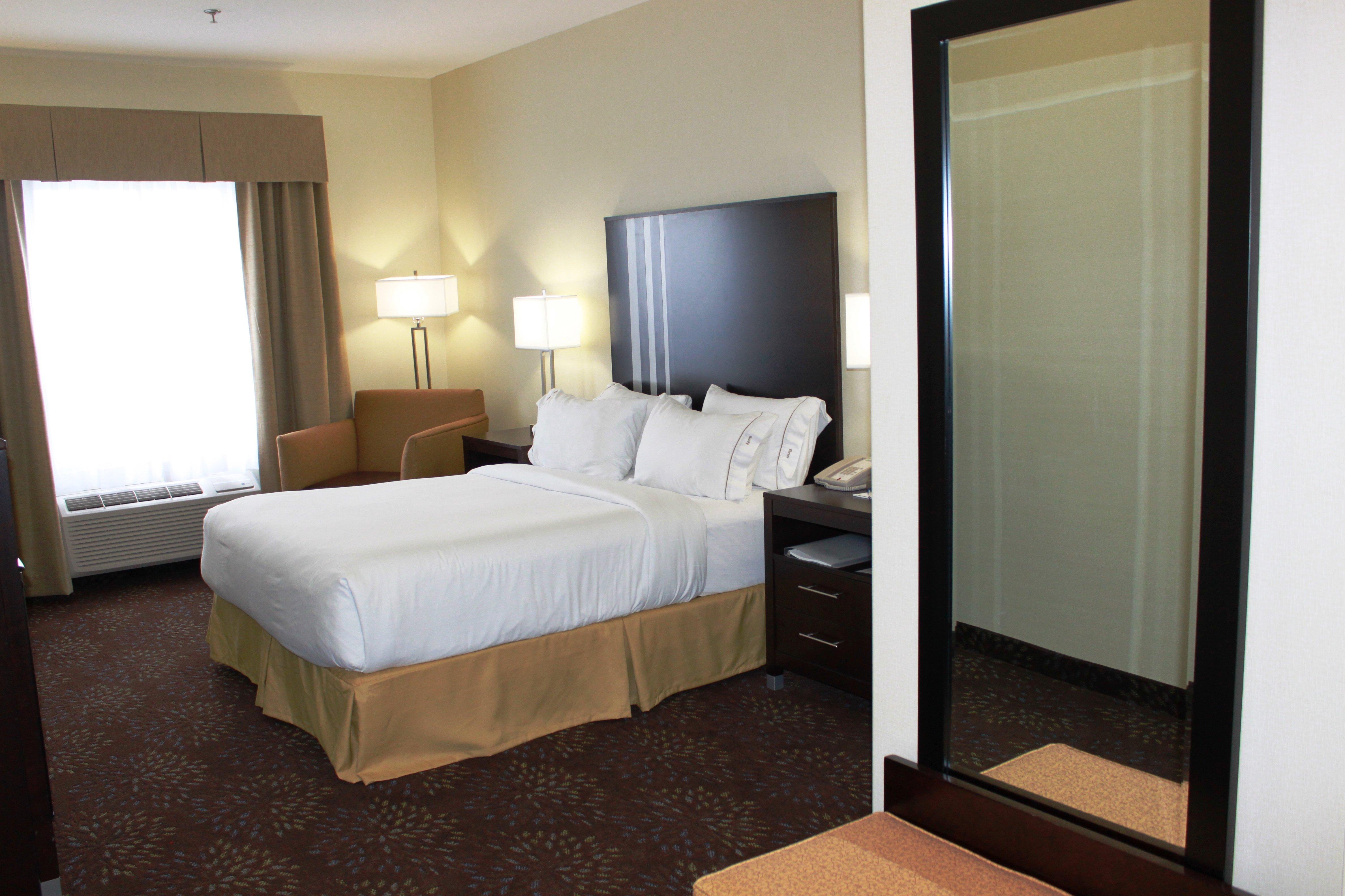 Holiday Inn Express Yorkton East By Ihg Экстерьер фото