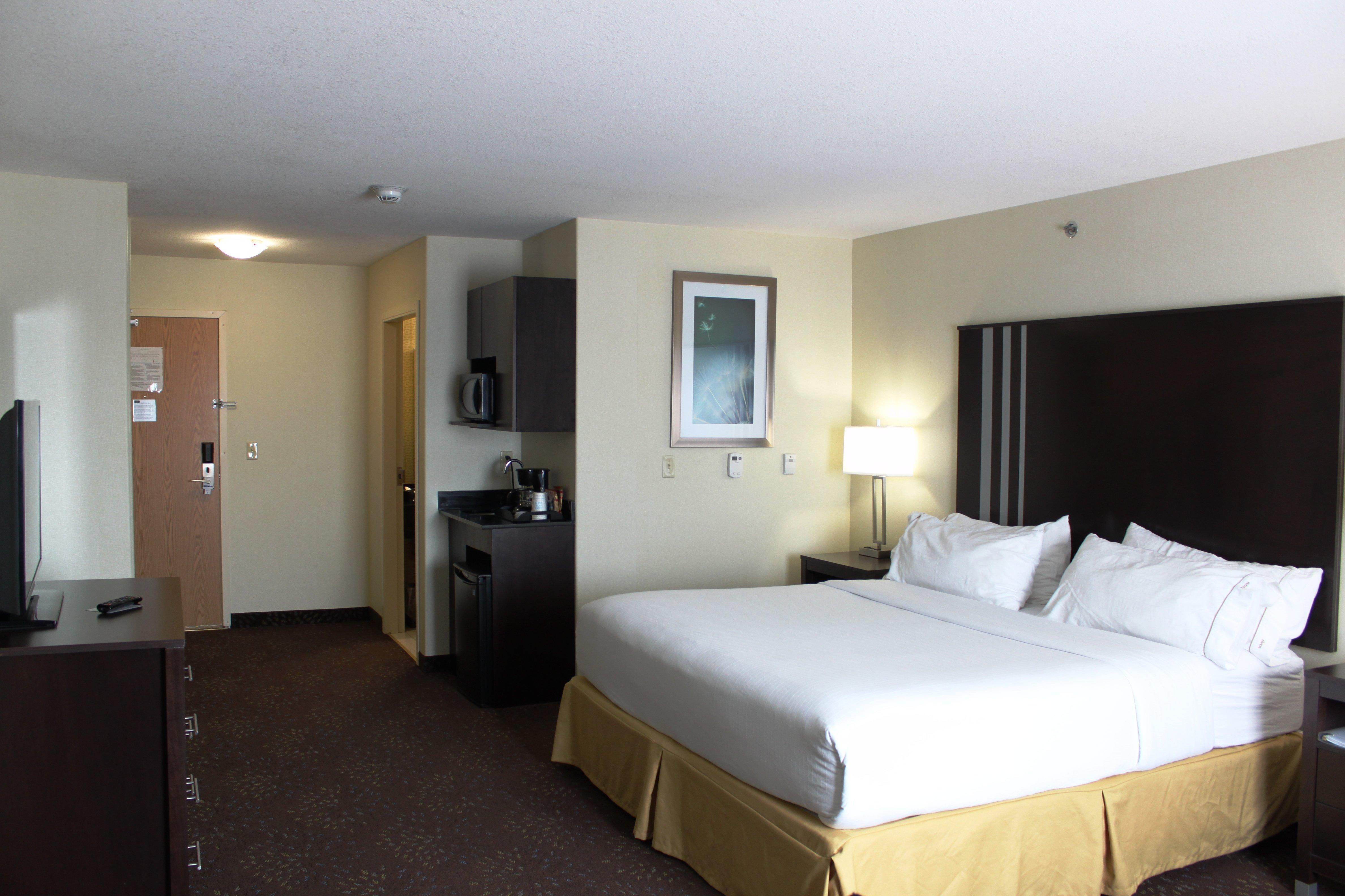 Holiday Inn Express Yorkton East By Ihg Экстерьер фото
