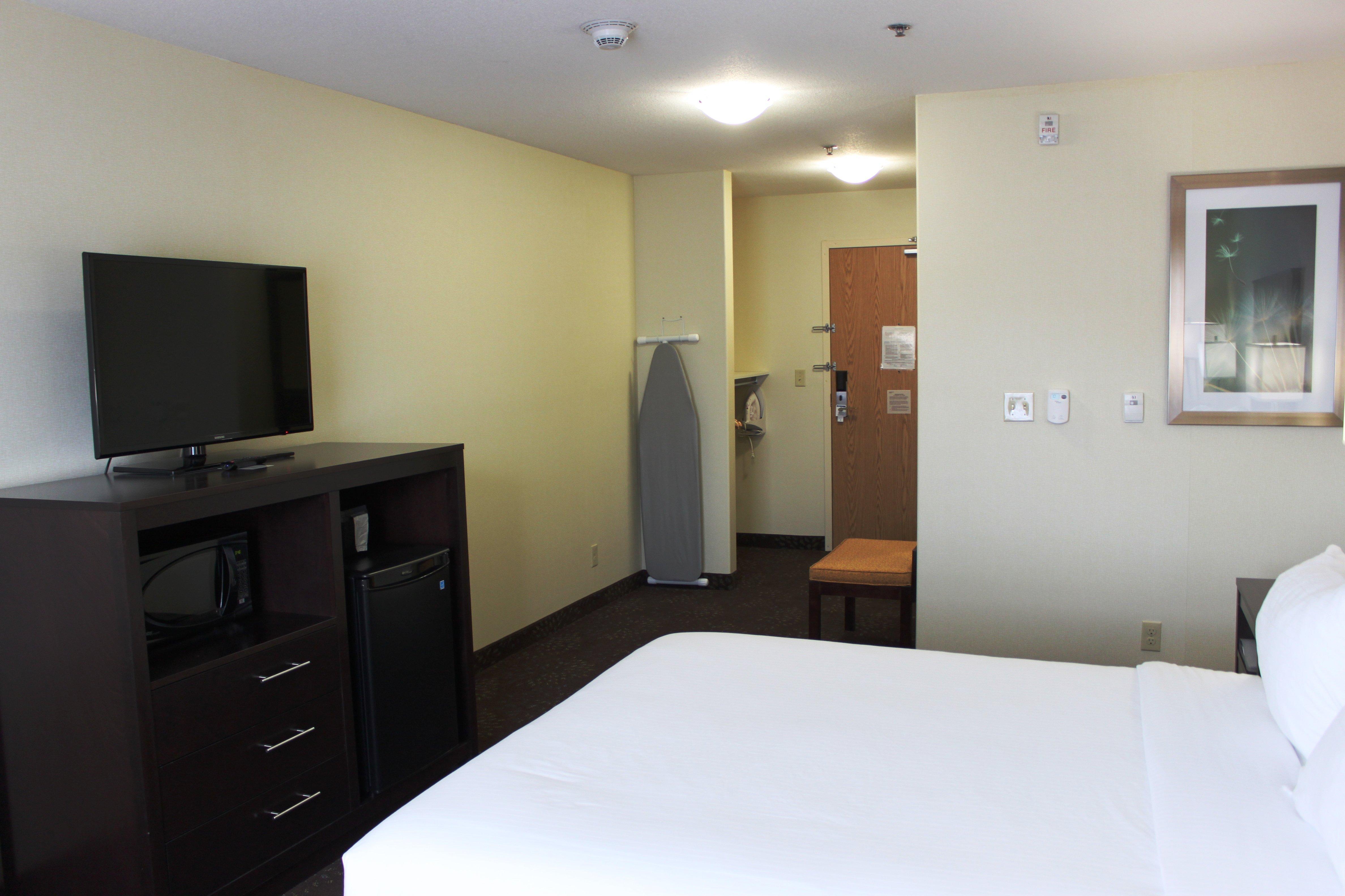 Holiday Inn Express Yorkton East By Ihg Экстерьер фото