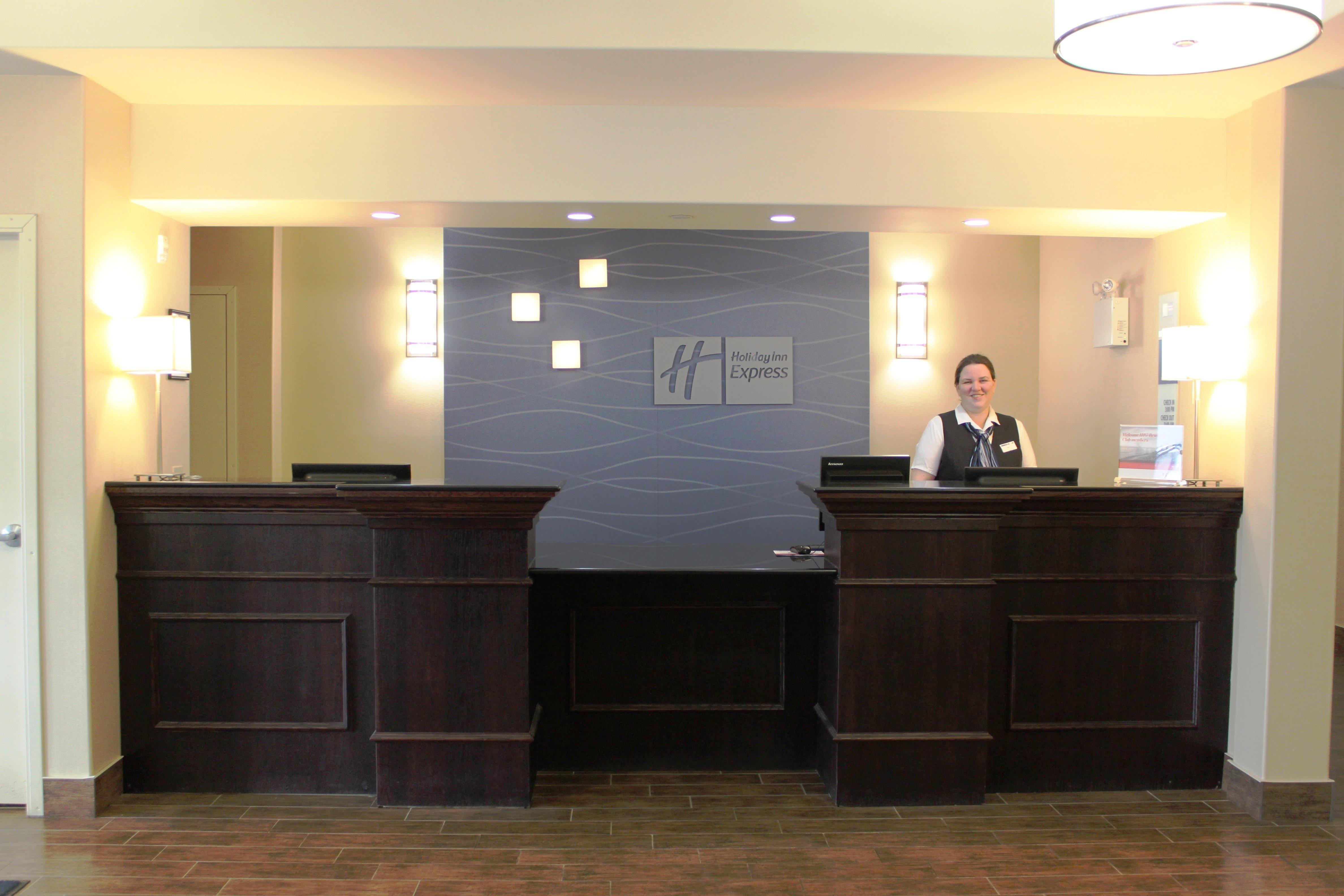 Holiday Inn Express Yorkton East By Ihg Экстерьер фото