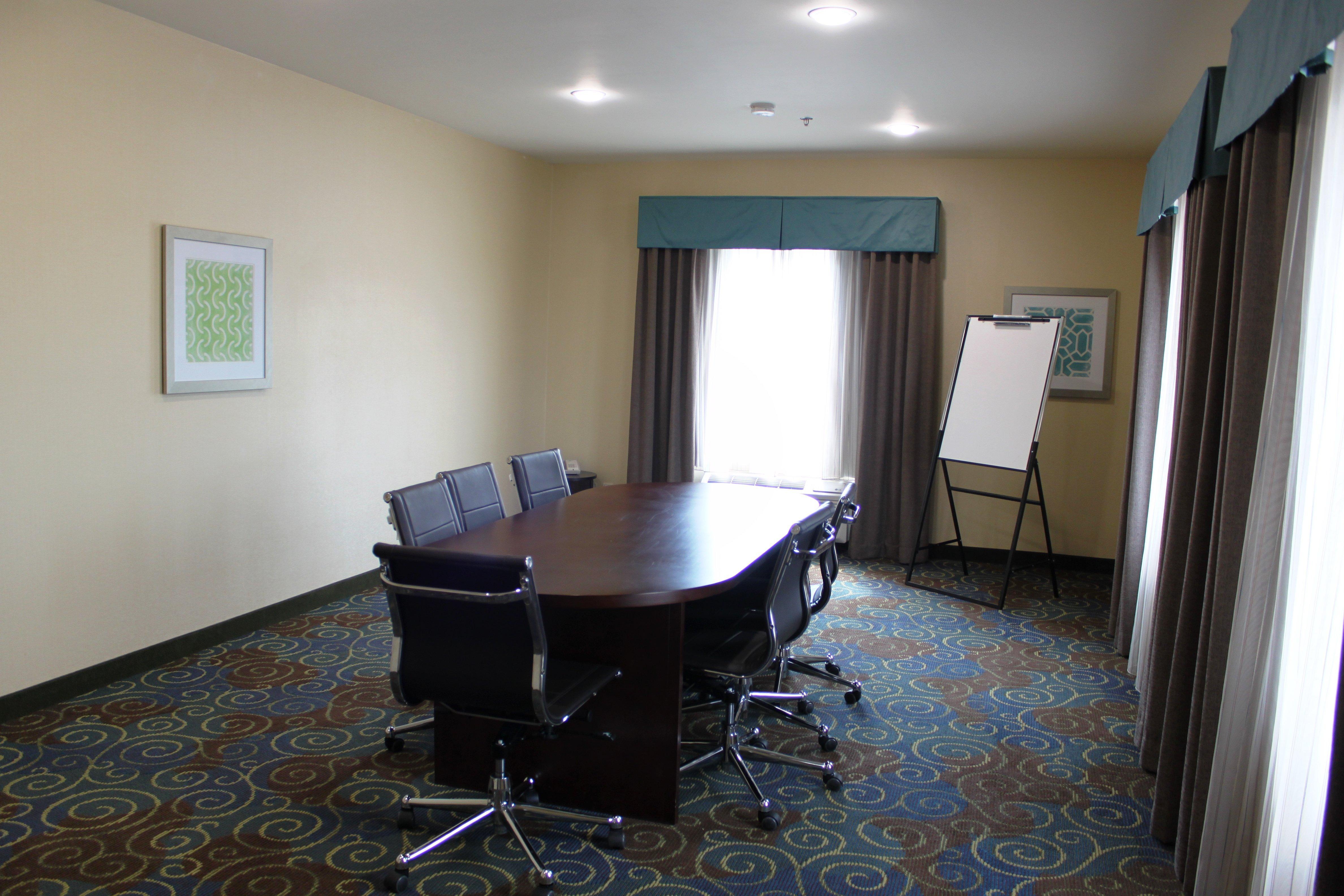 Holiday Inn Express Yorkton East By Ihg Экстерьер фото