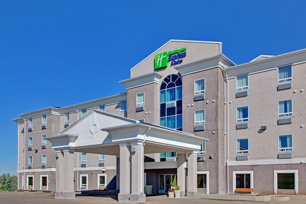 Holiday Inn Express Yorkton East By Ihg Экстерьер фото