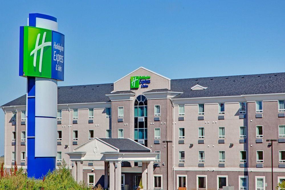 Holiday Inn Express Yorkton East By Ihg Экстерьер фото
